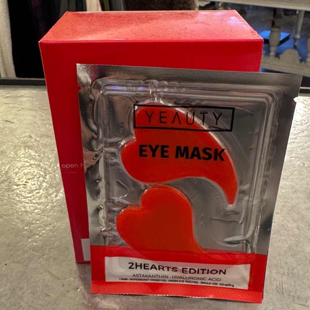 Yeauty eye mask 2 hearts edition